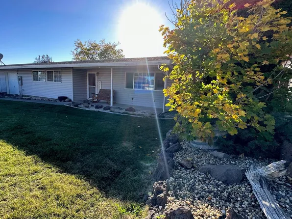 10464 McGuire Ave, Klamath Falls, OR 97603