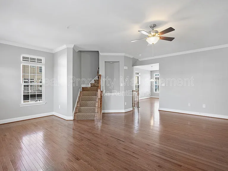 3823 Maher Mnr — Photo 14