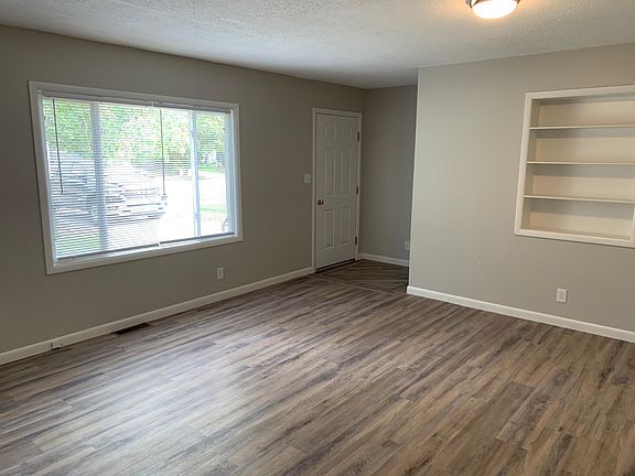 3rd image of 930 12th St