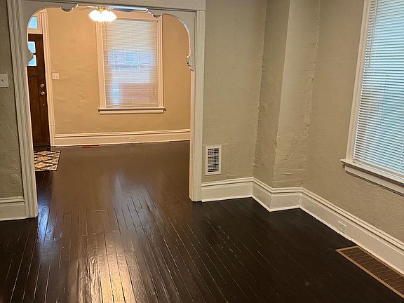 5th image of 1827 Boas St