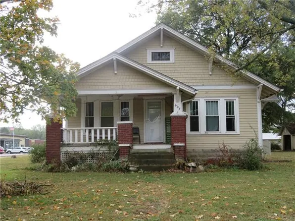 603 Locust St, Mound City, KS 66056