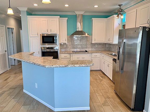 5th image of 88 NE Ocean Breeze Dr