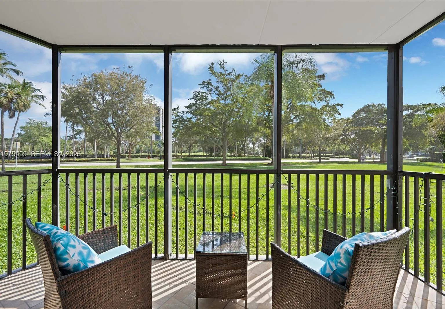 Bravura Ii Condo — Photo 1