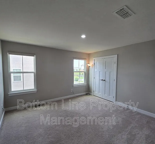 2030 Sewall Ave SW — Photo 31