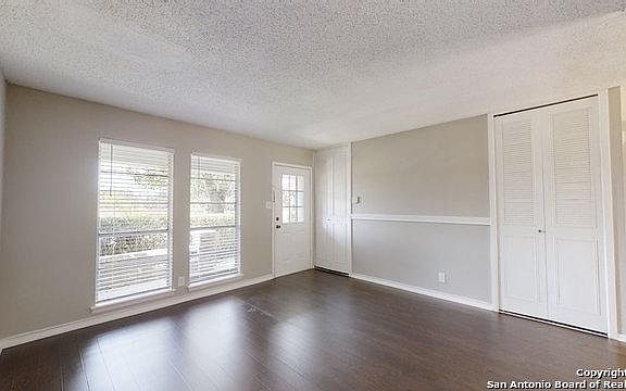 4th image of 2918 Big Horn Dr