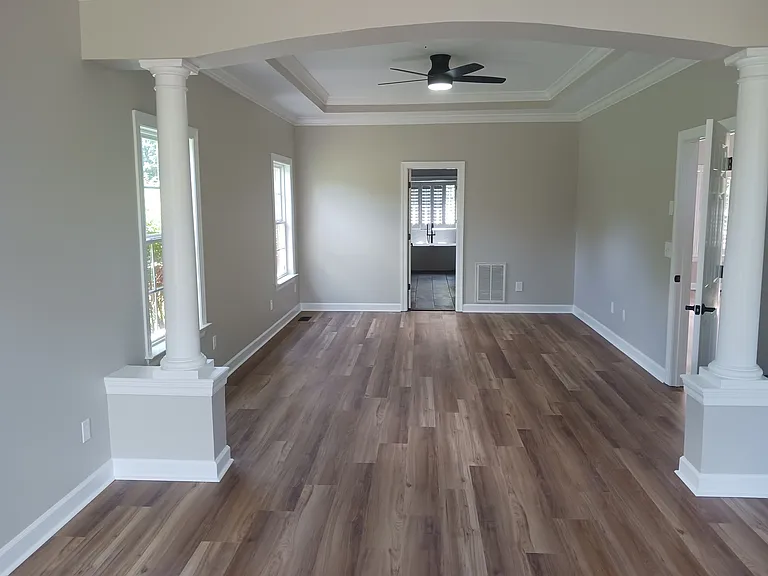 201 Woodcrest Ct — Photo 11
