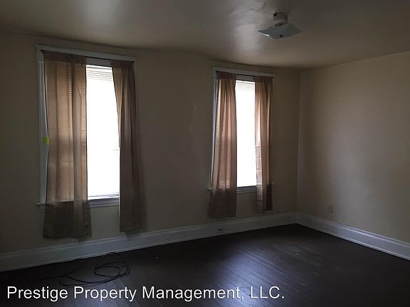 4th image of 2312 Flora St #02