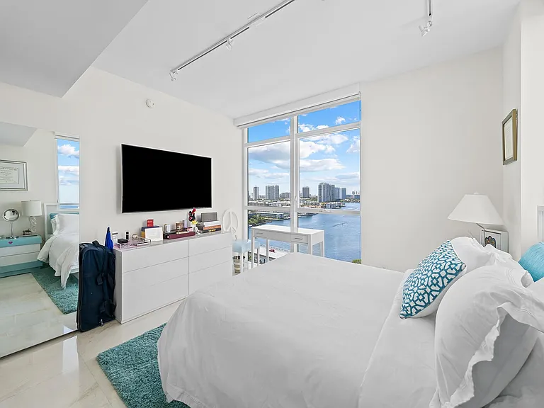 400 Sunny Isles Blvd #1608 — Photo 14