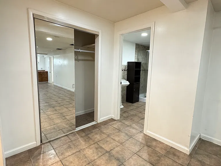 1 Beacon Pl #BASEMENT — Photo 9