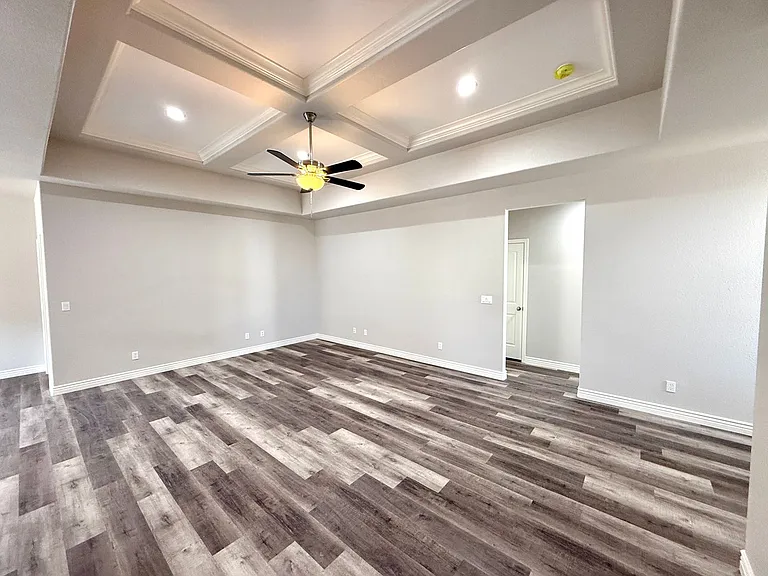 3368 N Apache St — Photo 7