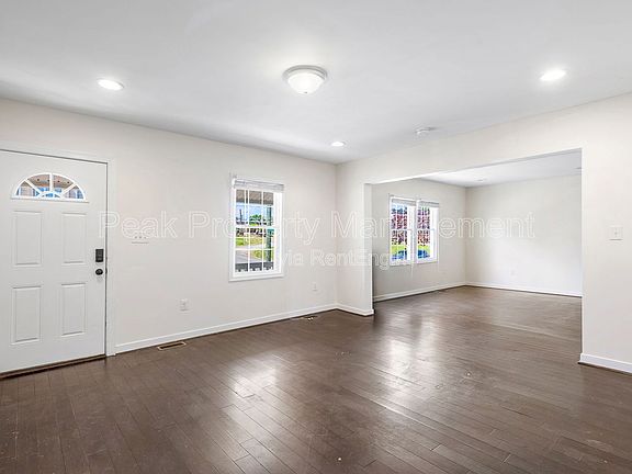 4th image of 819 Kinney St