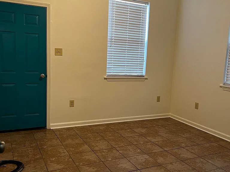 2654 N Galvez St — Photo 10