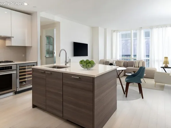 1 Franklin St Unit 1412, Boston, MA 02110