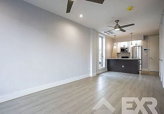 2nd image of 975 Liberty Ave