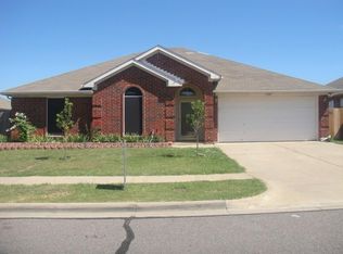 5907 Rising Meadow Dr, Arlington, TX 76018