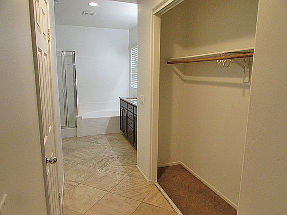4th image of 16520 Stonecreek Dr