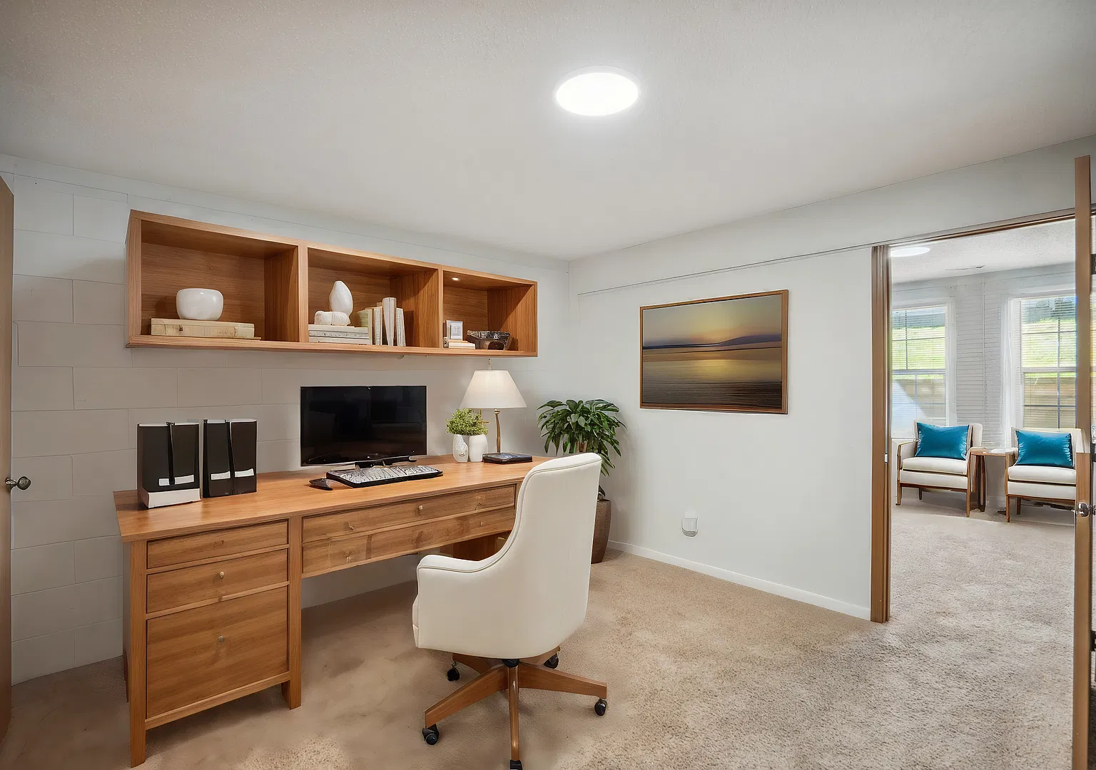 Comfortable Iowa City Home in a Convenient Location — Photo 4