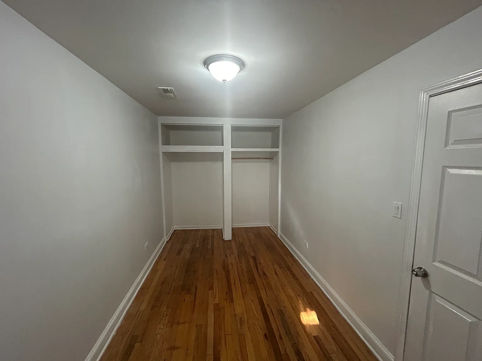 3508 W Montrose Avenue — Photo 3