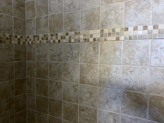 5th image of 520 Circle Dr