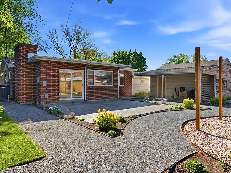1153 N Buccaneer Dr — Photo 45