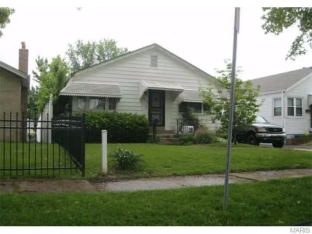 6026 Hancock Ave photo 1