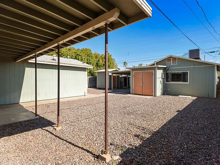 2045 E Don Carlos Ave — Photo 4