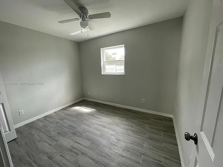 3921 SW 31st Dr — Photo 10