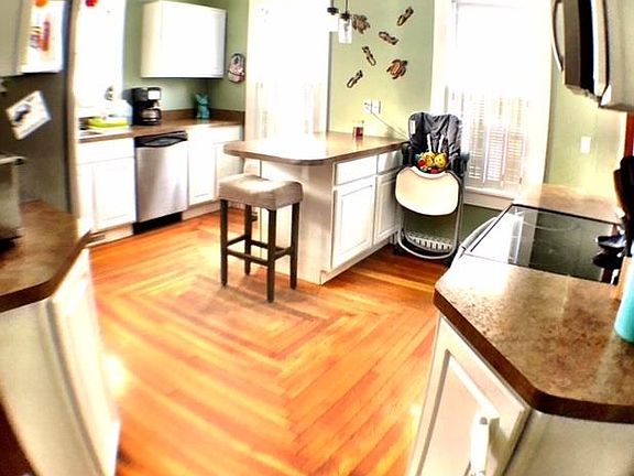 3rd image of 202 Palmer Ave