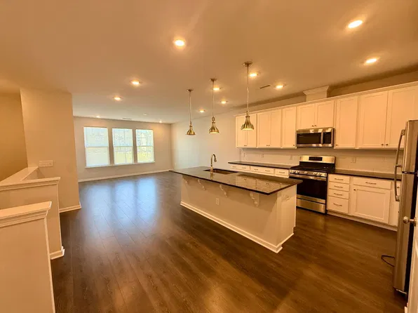 1049 Islip Pl, Durham, NC 27703