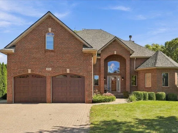 530 East Ct, Saint Clair, MI 48079