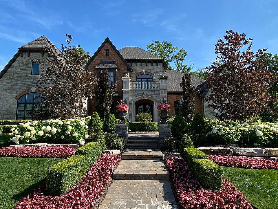 1st image of 49062 Veneto Dr