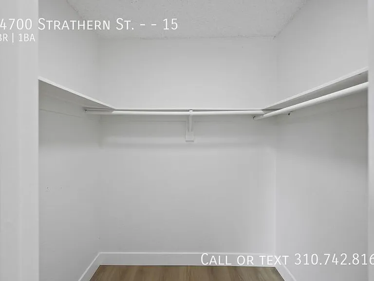 14700 Strathern St #15 — Photo 9