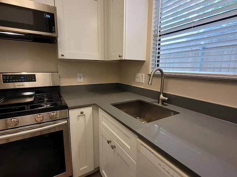 4509 Avenue B #B — Photo 9