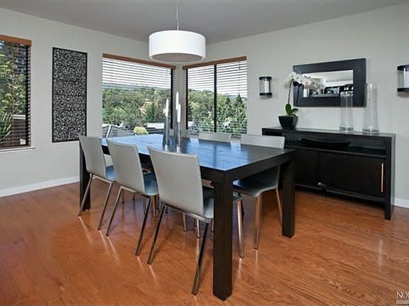 2nd image of 11 Mariposa Ln