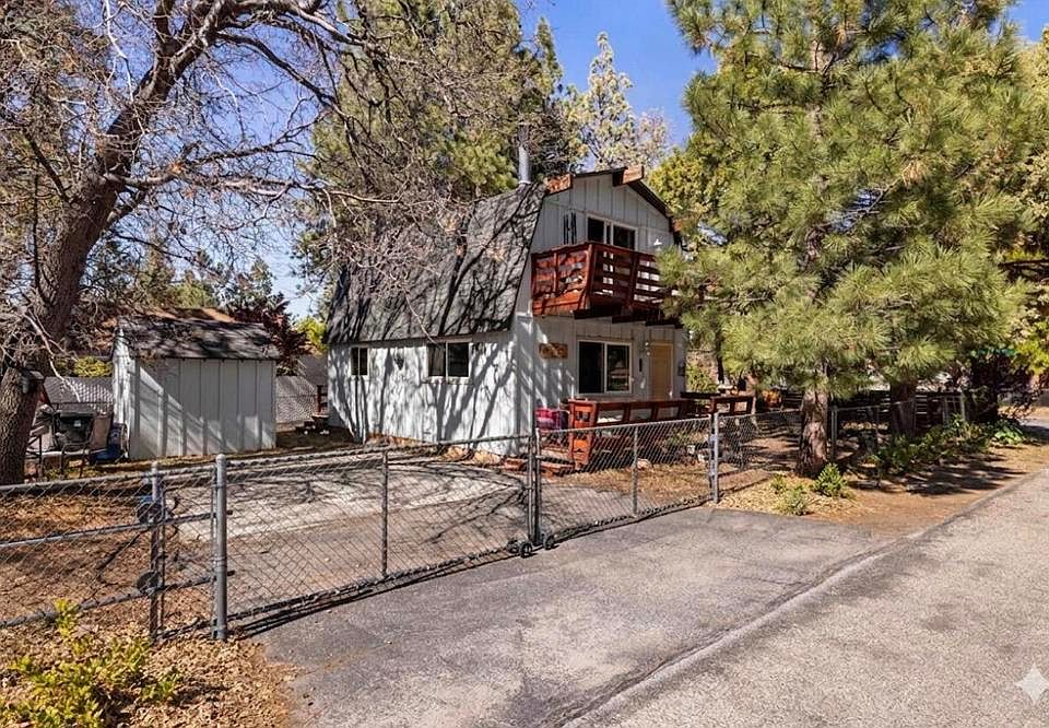 1st image of 566 Santa Barbara Ave