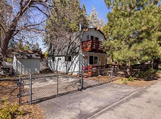 566 Santa Barbara Ave, Sugarloaf, CA 92386