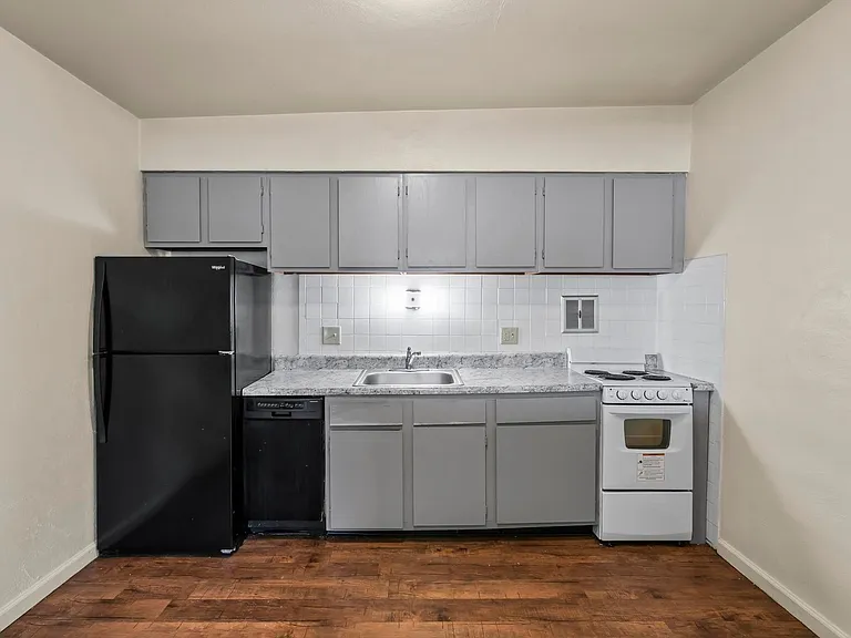 Westport Edge Apartments — Photo 45