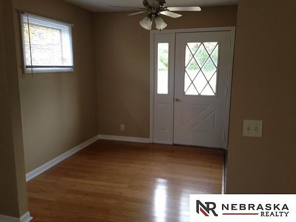 3rd image of 9414 Linden Ave