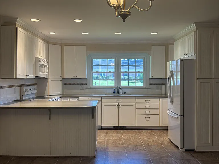304 Ridge Rd NW — Photo 8