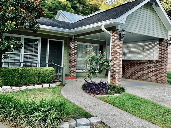 126 Emerald Lake Dr, Dothan, AL 36303