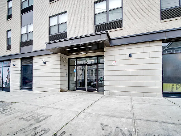 425 Bergen Ave #1 — Photo 19