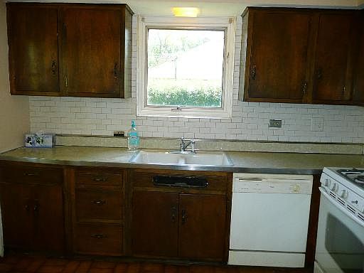 4th image of 8717 N Laramie Ave