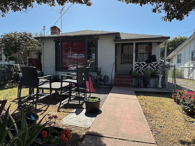 1st image of 407 Smalley Ave