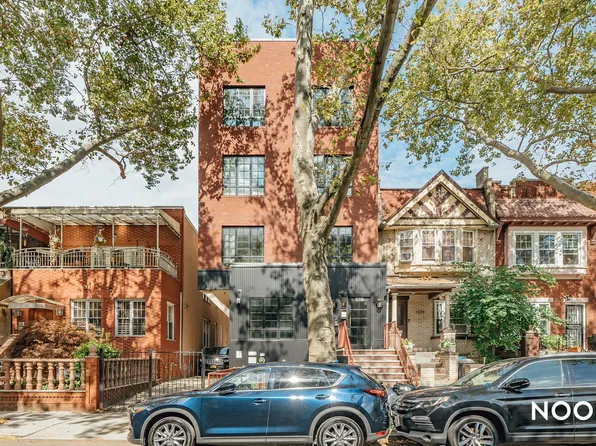 1027 President Street image 1 of 7