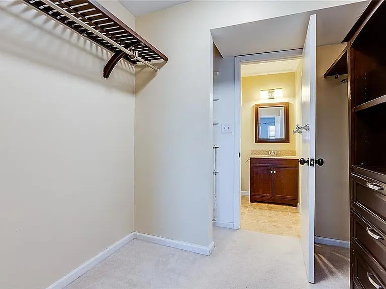 1060 Chatham Park Dr — Photo 15