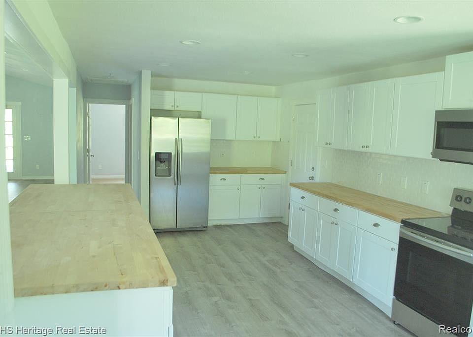 5461 W Coon Lake Rd, Howell, MI 48843 Zillow