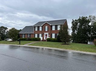 1545 Diana Dr, Christiansburg, VA 24073
