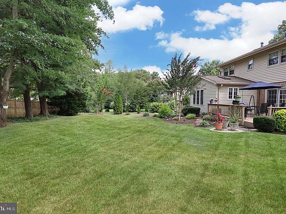 4th image of 4000 Winterset Dr