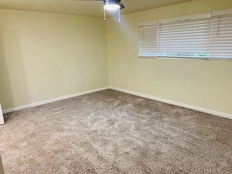 12304 Glenwood Ave SW — Photo 15