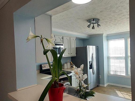 4th image of 656 Coral Reef Dr